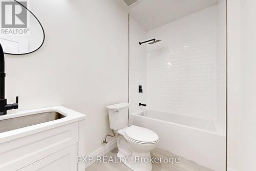 768 Montbeck Crescent, Mississauga, ON - Indoor Photo Showing Bathroom