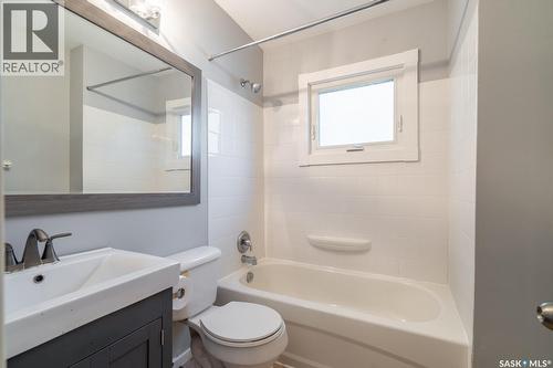 2634 Atkinson Street, Regina, SK - Indoor Photo Showing Bathroom