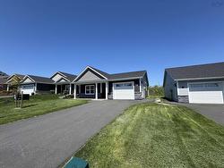 10 Elizabeth Avenue  Garlands Crossing, NS B0N 2T0