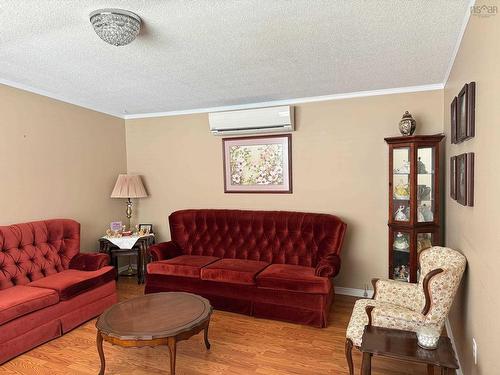 81 Thomson Drive, Bridgewater, NS 