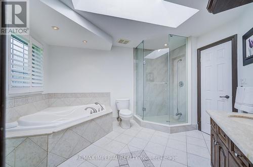 20 Blackforest Drive, Richmond Hill, ON - Indoor Photo Showing Bathroom