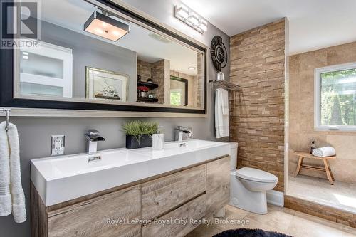 1158 Conservation Road E, Milton, ON - Indoor Photo Showing Bathroom