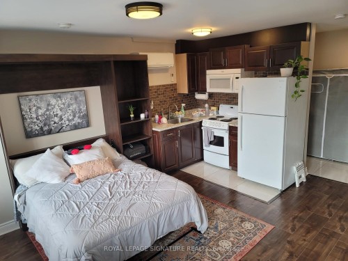 1299-1301 Danforth Avenue, Toronto, ON - Indoor Photo Showing Kitchen