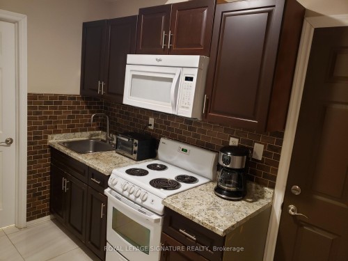 1299-1301 Danforth Avenue, Toronto, ON - Indoor Photo Showing Kitchen