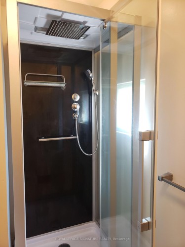 1299-1301 Danforth Avenue, Toronto, ON - Indoor Photo Showing Bathroom