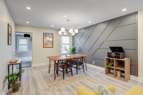 39 East Bend Avenue S, Hamilton, ON - Indoor Photo Showing Dining Room