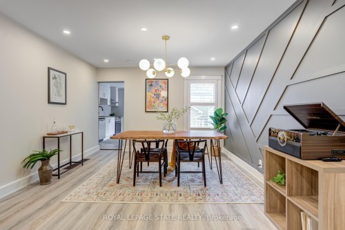 39 East Bend Avenue S, Hamilton, ON - Indoor Photo Showing Dining Room