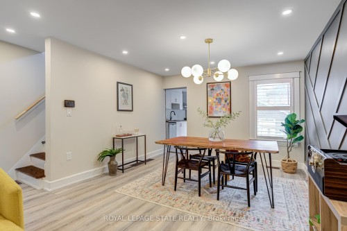 39 East Bend Avenue S, Hamilton, ON - Indoor Photo Showing Dining Room