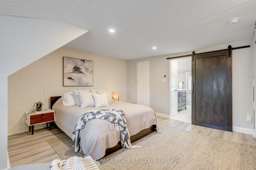 39 East Bend Avenue S, Hamilton, ON - Indoor Photo Showing Bedroom