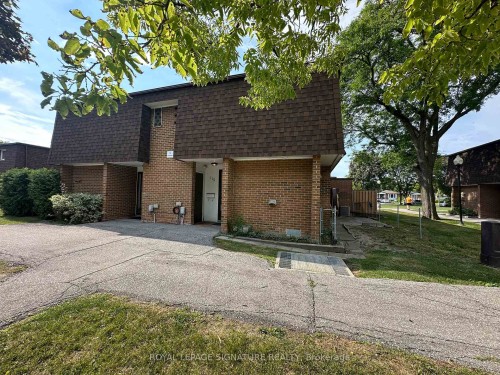 115-16 Litchfield Court, Toronto, ON - Outdoor