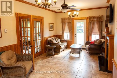 218 Woodstock Street N, East Zorra-Tavistock (Tavistock), ON - Indoor Photo Showing Living Room