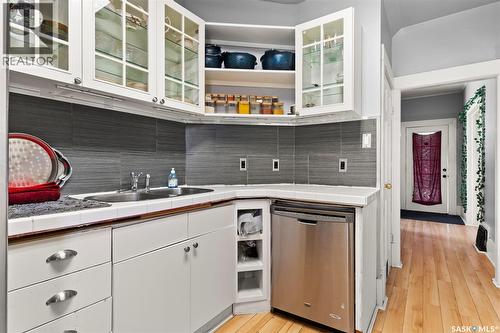1954 Garnet Street, Regina, SK - Indoor Photo Showing Kitchen With Double Sink