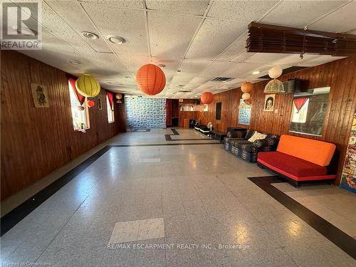 11 Walnut Street S, Hamilton, ON 