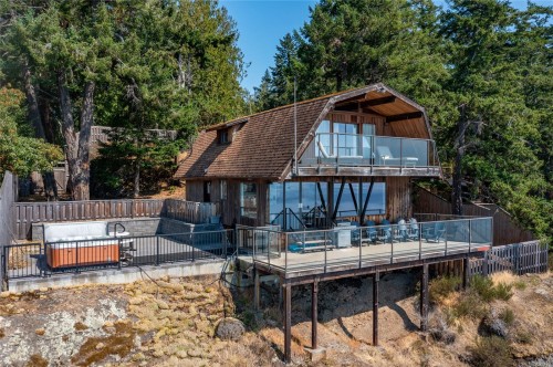 3829 Cutlass Crt, Pender Island, BC 