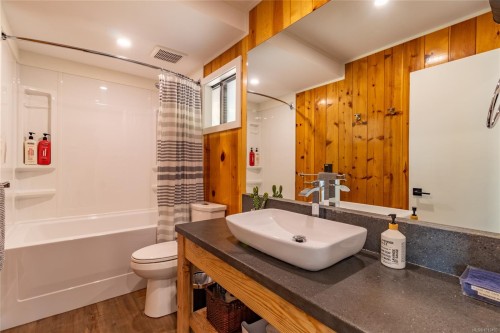 3829 Cutlass Crt, Pender Island, BC 