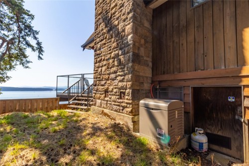 3829 Cutlass Crt, Pender Island, BC 
