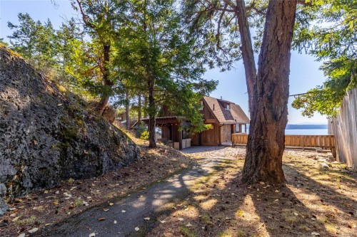 3829 Cutlass Crt, Pender Island, BC 