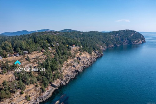 3829 Cutlass Crt, Pender Island, BC 