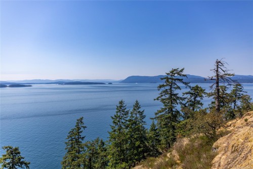 3829 Cutlass Crt, Pender Island, BC 