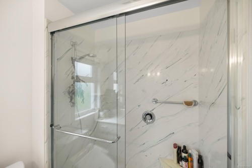 10-4580 West Saanich Rd, Saanich, BC 