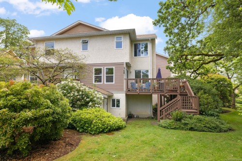 10-4580 West Saanich Rd, Saanich, BC 