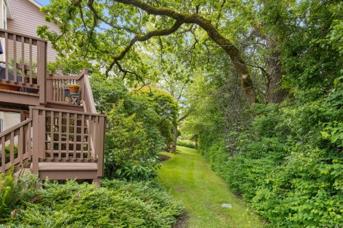 10-4580 West Saanich Rd, Saanich, BC 