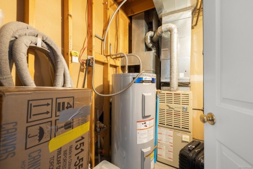 10-4580 West Saanich Rd, Saanich, BC 