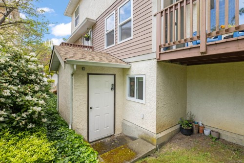 10-4580 West Saanich Rd, Saanich, BC 