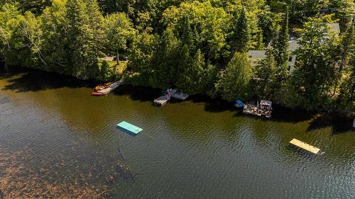 Bord de l'eau - 16 Ch. Des Oliviers, Sainte-Anne-Des-Lacs, QC - Outdoor