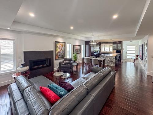 15-1401 30Th Avenue, Cranbrook, BC - Indoor Photo Showing Living Room With Fireplace