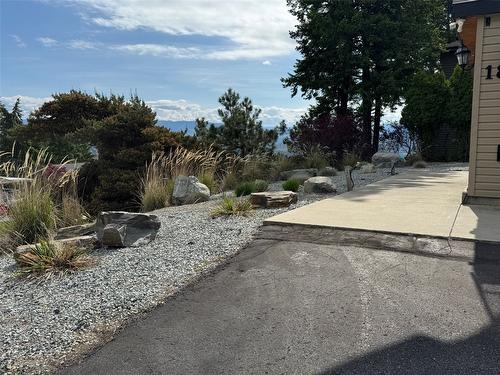 1820 Olympus Way, West Kelowna, BC - Outdoor