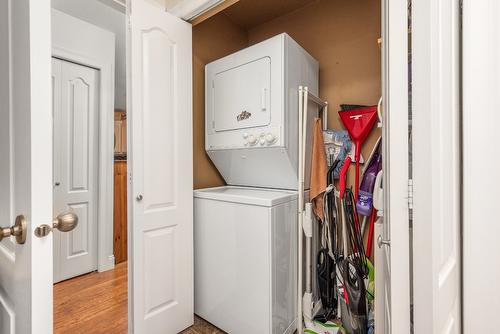 7-3485 Rosedale Avenue, Armstrong, BC - Indoor Photo Showing Laundry Room