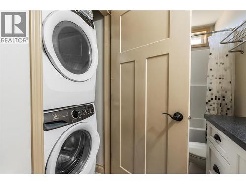 427 Hummingbird Avenue, Vernon, BC - Indoor Photo Showing Laundry Room