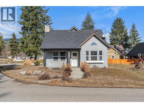 427 Hummingbird Avenue, Vernon, BC - Outdoor With Facade