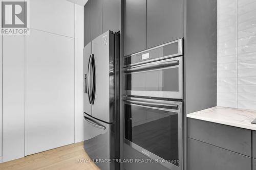 62 Crestview Drive, Middlesex Centre (Kilworth), ON - Indoor Photo Showing Kitchen