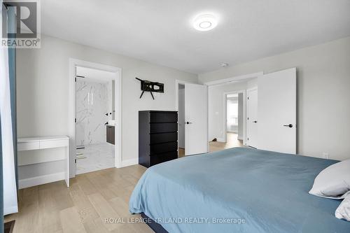 62 Crestview Drive, Middlesex Centre (Kilworth), ON - Indoor Photo Showing Bedroom