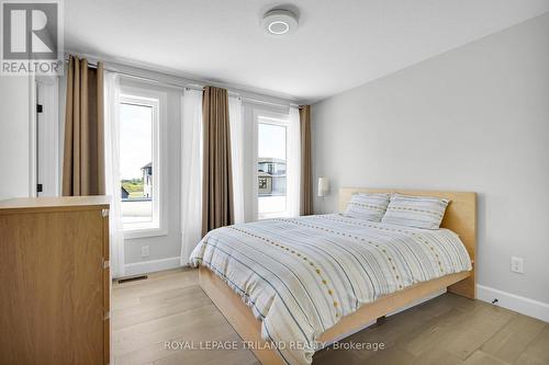62 Crestview Drive, Middlesex Centre (Kilworth), ON - Indoor Photo Showing Bedroom