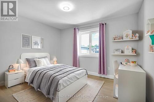 62 Crestview Drive, Middlesex Centre (Kilworth), ON - Indoor Photo Showing Bedroom