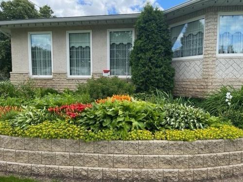 484 Queen Street E, Virden, MB - Outdoor