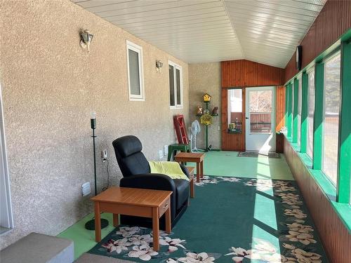 484 Queen Street E, Virden, MB -  With Exterior