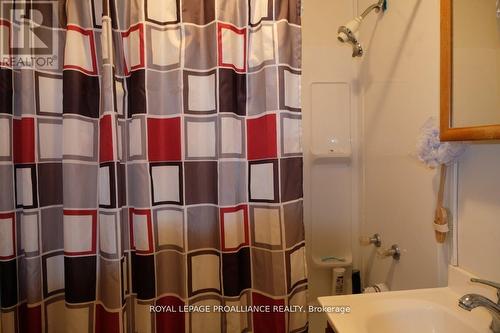 527 Front Street, Quinte West (Trenton Ward), ON - Indoor Photo Showing Bathroom