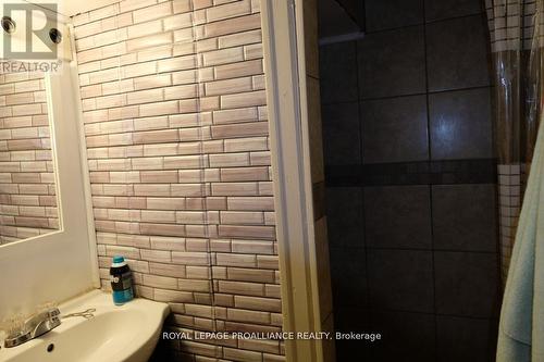 527 Front Street, Quinte West (Trenton Ward), ON - Indoor Photo Showing Bathroom