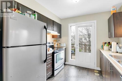 920 Messor Crescent, Ottawa, ON - Indoor Photo Showing Kitchen