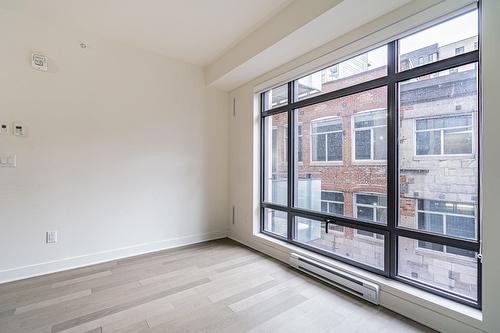 Salon - 709-628 Rue St-Jacques, Montréal (Ville-Marie), QC - Indoor Photo Showing Other Room