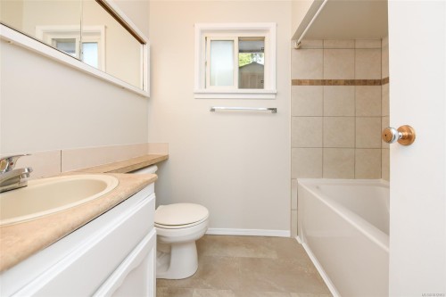 577 17Th St, Courtenay, BC 