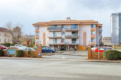 402-435 Festubert St, Duncan, BC - Outdoor With Facade