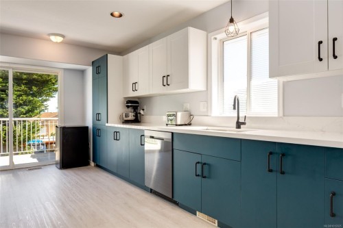 6422 Dover Rd, Nanaimo, BC 