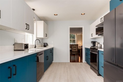 6422 Dover Rd, Nanaimo, BC 