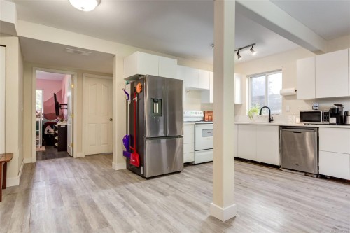 6422 Dover Rd, Nanaimo, BC 