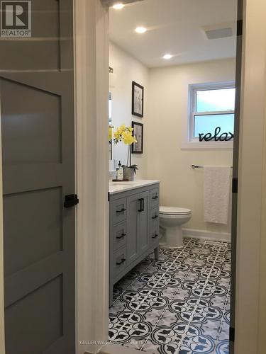 225 Henrietta Street, Fort Erie (Central), ON - Indoor Photo Showing Bathroom